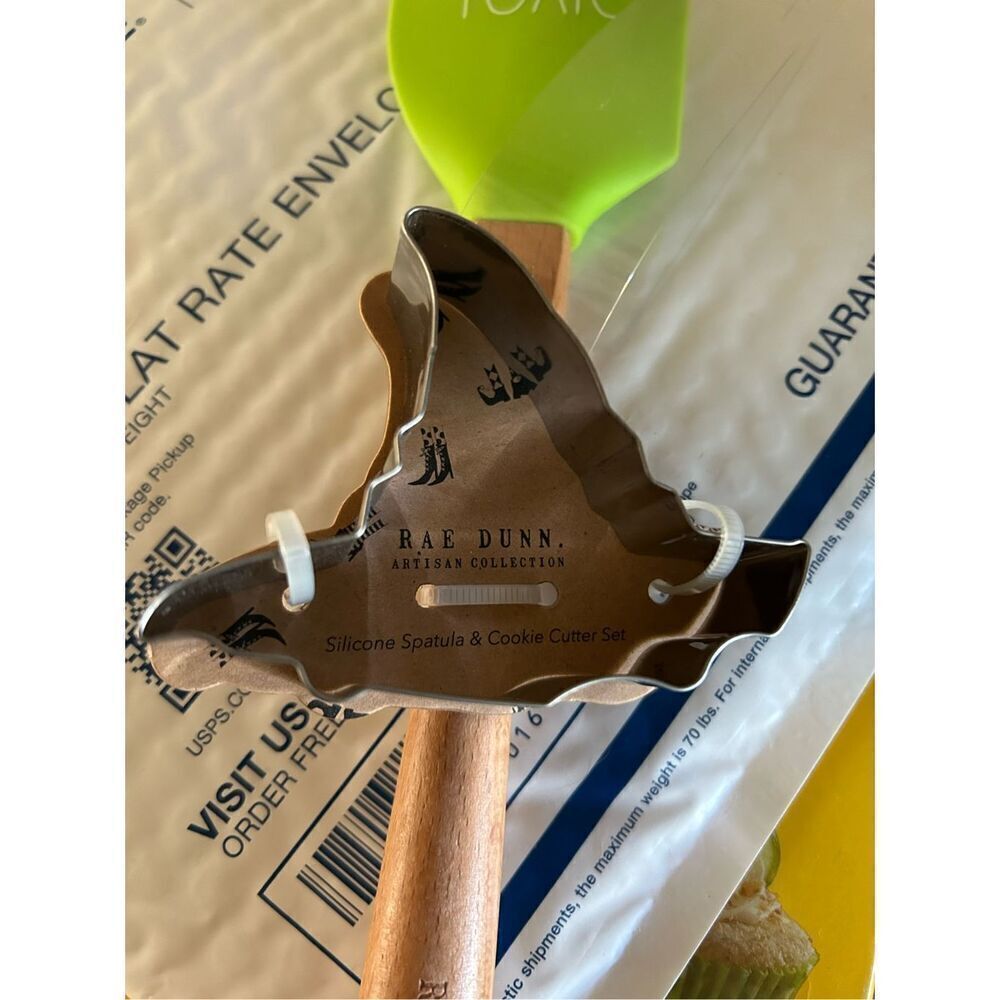 Rae Dunn Halloween Toxic Green Spatula and Cookie Cutter Set NEW
